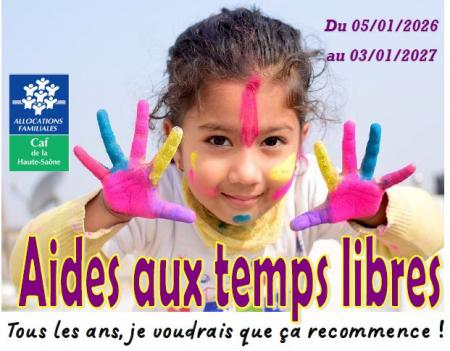 fillette peinture sur les doigts